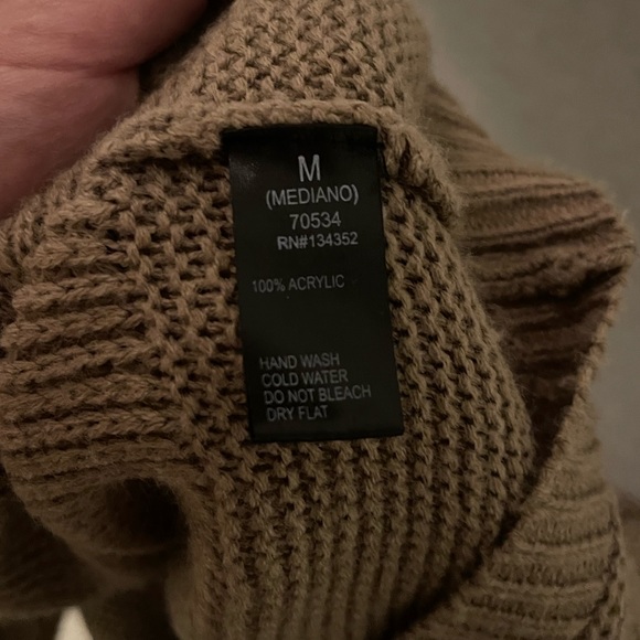 Fashion Nova Sweater with tie back - Picture 4 of 4